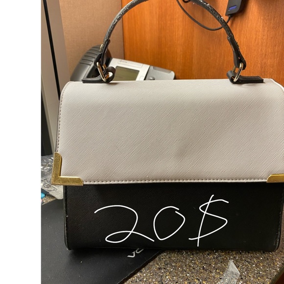 Ardene purse - Picture 1 of 1